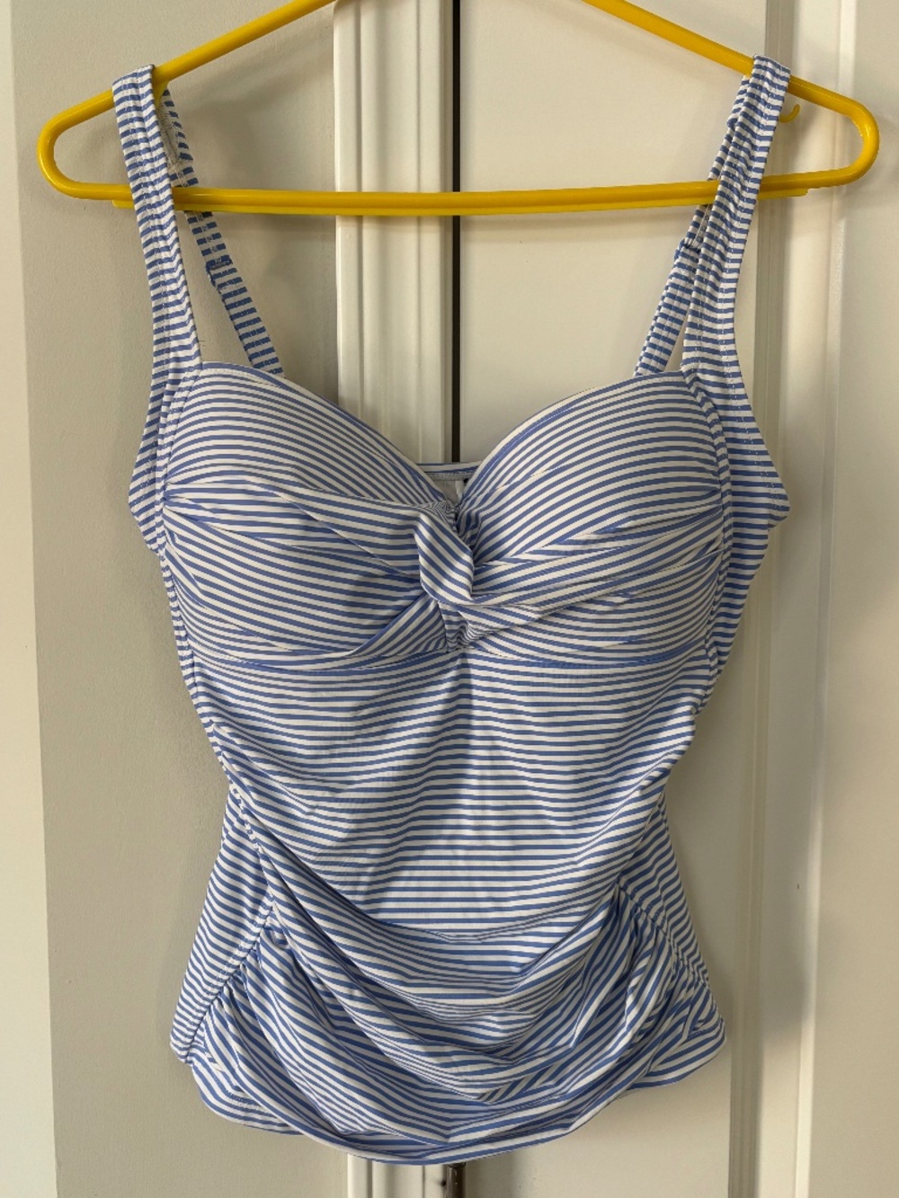 Nip Tuck Tankini Swimsuit Top Sz 10